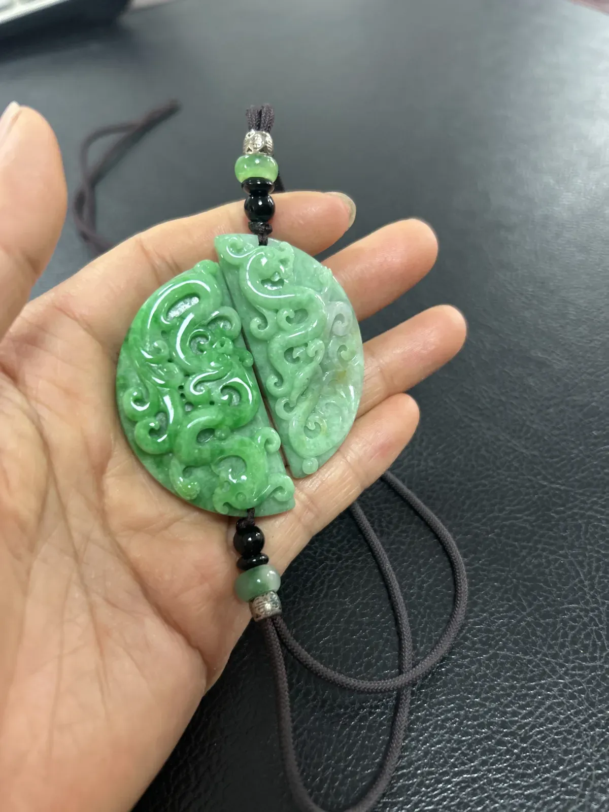 糯化种浅绿色仿古龙凤牌吊坠