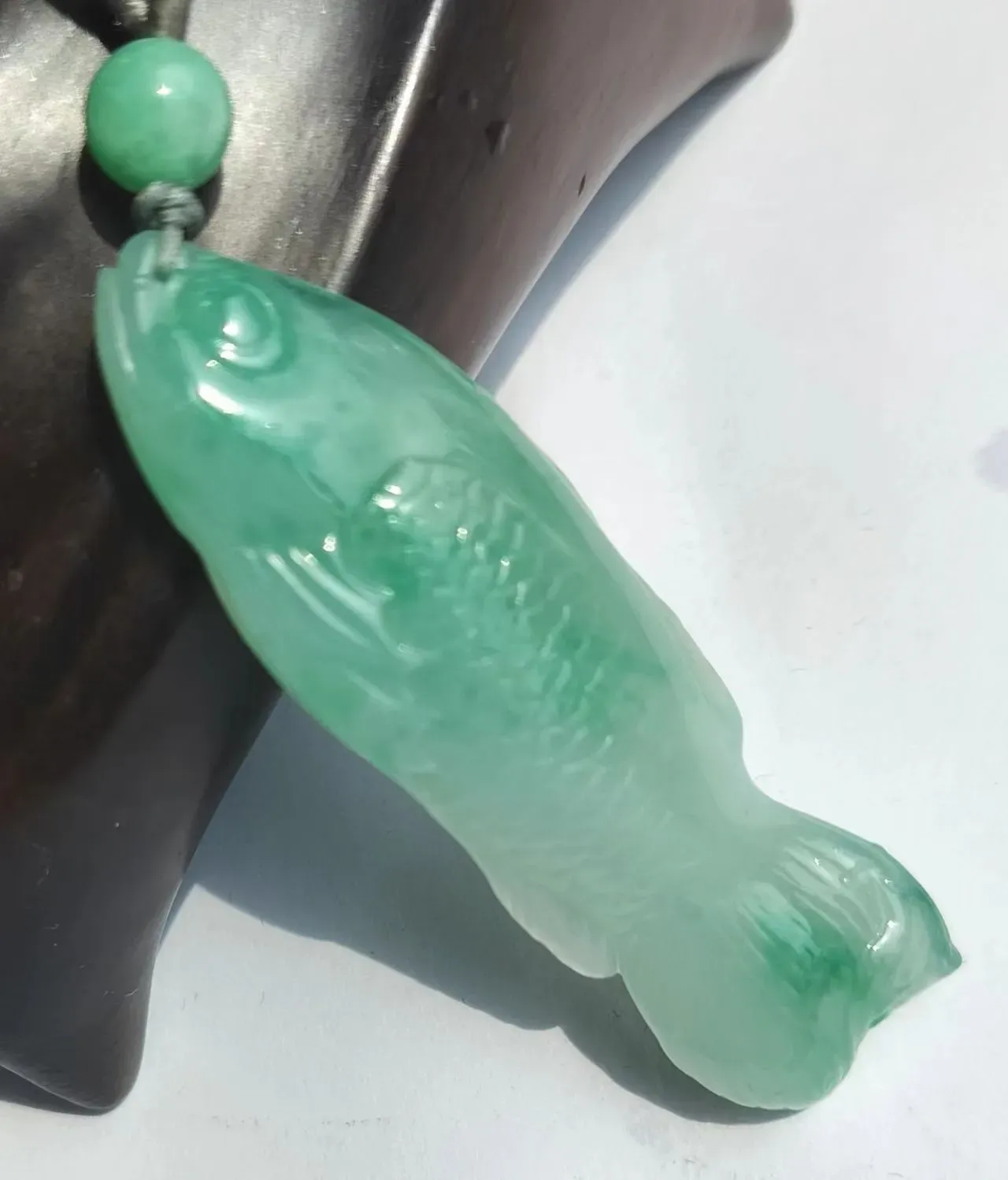 冰糯种飘绿鱼吊坠