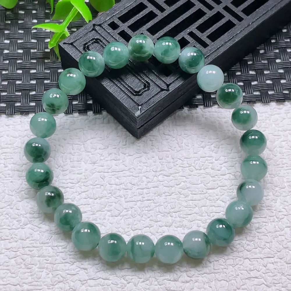 天然翡翠A货精美时尚水润飘花圆珠手链，珠子大小均匀，圆润，飘花灵动，完美度高，尺寸直径7.5mm*25颗