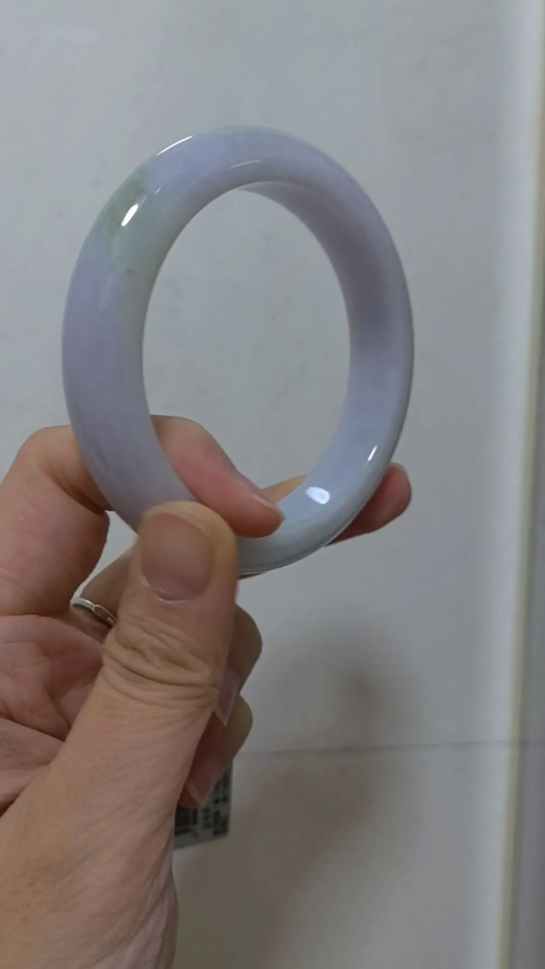 糯化种淡紫色大鱼海棠手镯，无纹无裂，肉质细腻