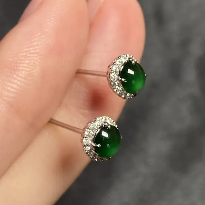 18k金镶缅甸天然翡翠A货 帝王绿耳钉 深邃迷人 优雅知性 无纹无裂 饱满度高 裸石5*4.5*2.2