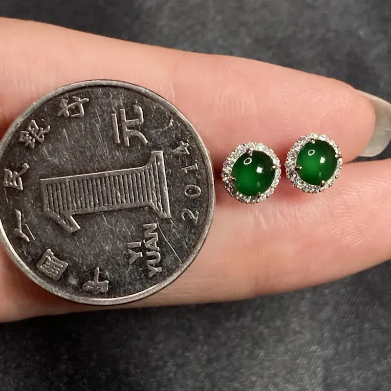 18k金镶缅甸天然翡翠A货 帝王绿耳钉 深邃迷人 优雅知性 无纹无裂 饱满度高 裸石5*4.5*2.2