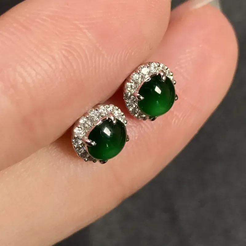 18k金镶缅甸天然翡翠A货 帝王绿耳钉 深邃迷人 优雅知性 无纹无裂 饱满度高 裸石5*4.5*2.2