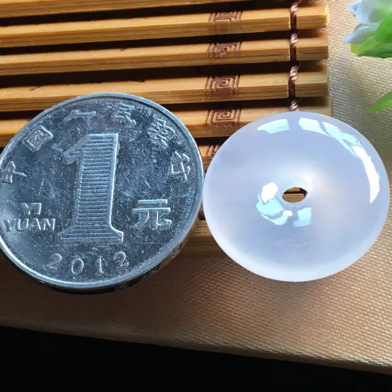 【好漂亮的老种木那冰平安扣项坠,平安吉祥,尺寸19.6*5.1mm,简约美👍耐看,非常大气,送礼或自留佳选,值得拥有.】图2