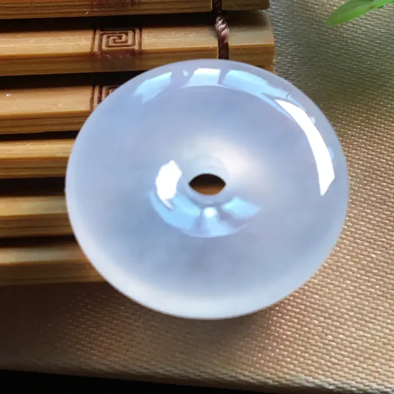 【好漂亮的老种木那冰平安扣项坠,平安吉祥,尺寸19.6*5.1mm,简约美👍耐看,非常大气,送礼或自留佳选,值得拥有.】图8