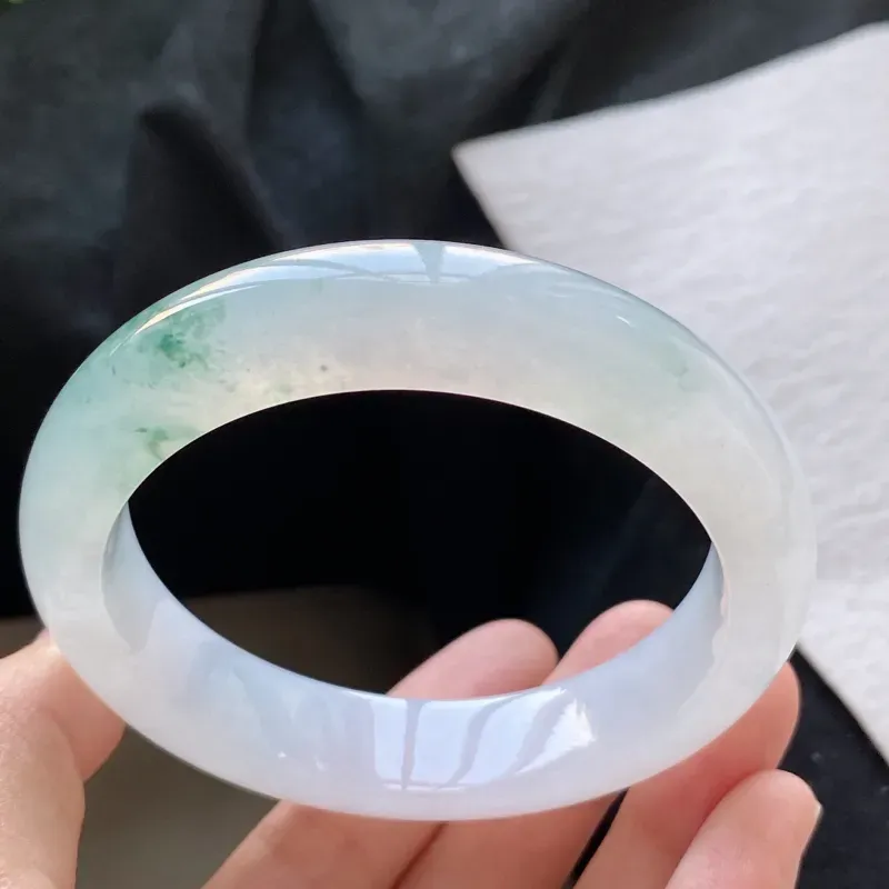 正圈：56.9mm 天然a货种水好飘花正圈翡翠手镯，圈口：56.9/13.7/9.1mm