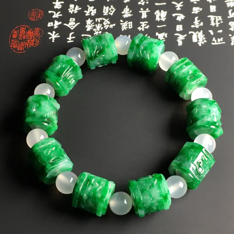 糯种满色六字真言路路通手串 10颗 质地细腻 雕工精湛 翠色艳丽 款式时尚 隔珠为玉髓 单颗尺寸13
