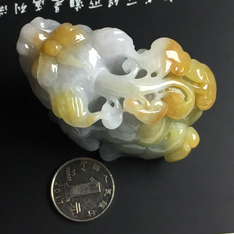 黄翡貔貅手玩件 尺寸60-46-38毫米 色彩亮丽 雕工精湛