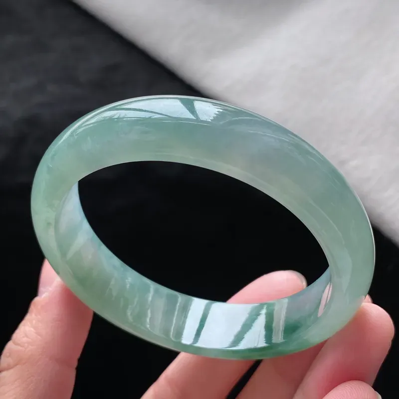 正圈：54.7mm 天然a货种水好飘花正圈翡翠手镯，圈口：54.7/13.2/7.1mm