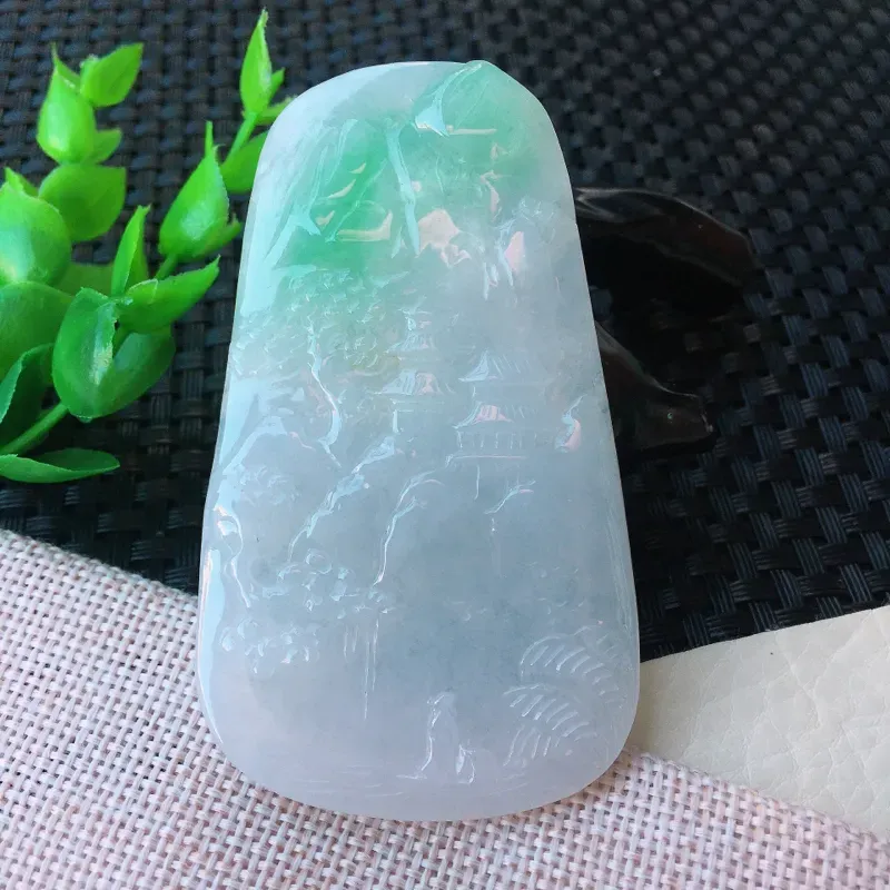 【精雕山水玉吊坠,种老,水润,质感十足。尺寸:77.1*45.1*5.6mm】图8