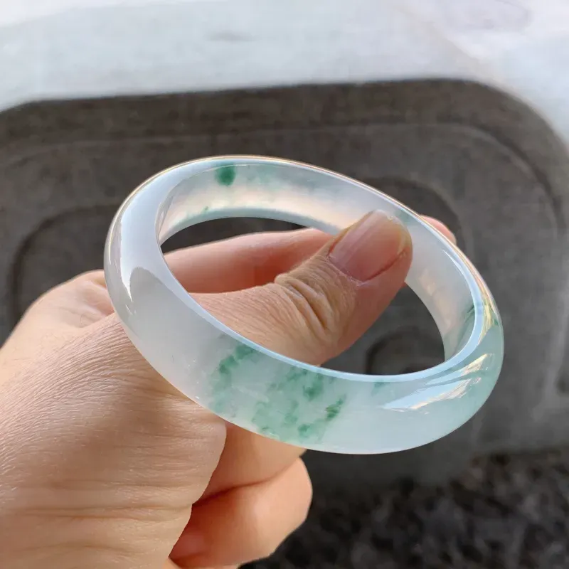 【飘花正圈手镯,尺寸:57.8-13.5-8.2,冰透水润,胶感十足,花色飘逸灵动】图3