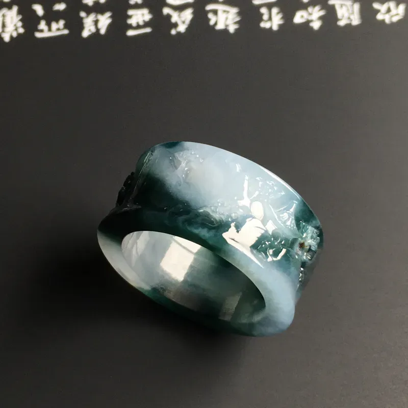 糯化种飘花【高山流水】扳指 质地细腻 雕工精湛 外径29宽12.5厚4毫米 内直径21.3毫米