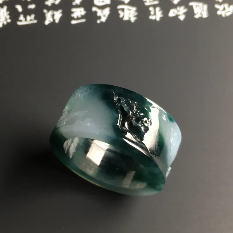 糯化种飘花【高山流水】扳指 质地细腻 雕工精湛 外径29宽12.5厚4毫米 内直径21.3毫米