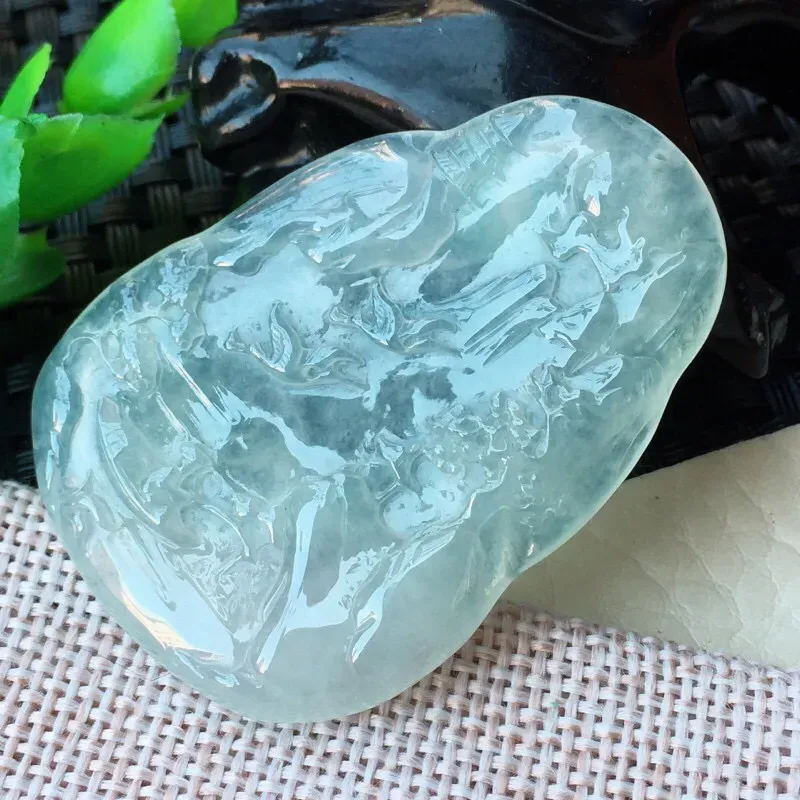 【自然光拍摄🎉🎉 精雕山高水长玉坠 ,山水意境,玉质细腻冰润,胶感十足,色泽清新亮丽,上身气质高雅!尺寸:51.5*36*6mm】图9
