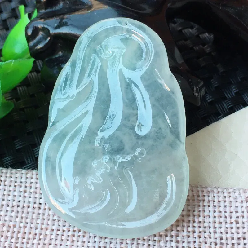 【自然光拍摄🎉🎉 精雕山高水长玉坠 ,山水意境,玉质细腻冰润,胶感十足,色泽清新亮丽,上身气质高雅!尺寸:51.5*36*6mm】图4