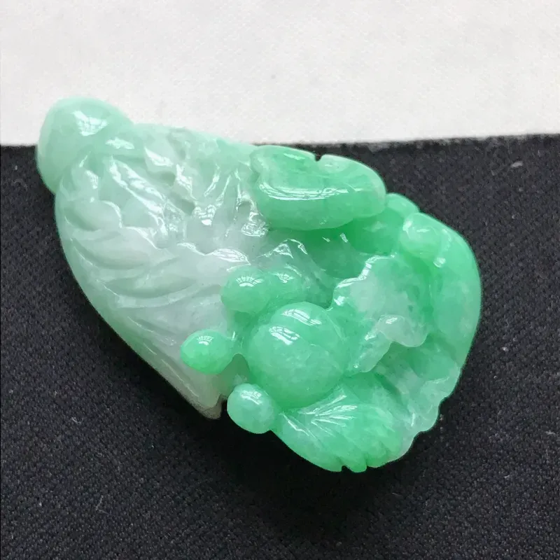 【翡翠A货 糯种水润飘阳绿翡翠白菜吊坠 尺寸42.6/23.8/13.6】图1