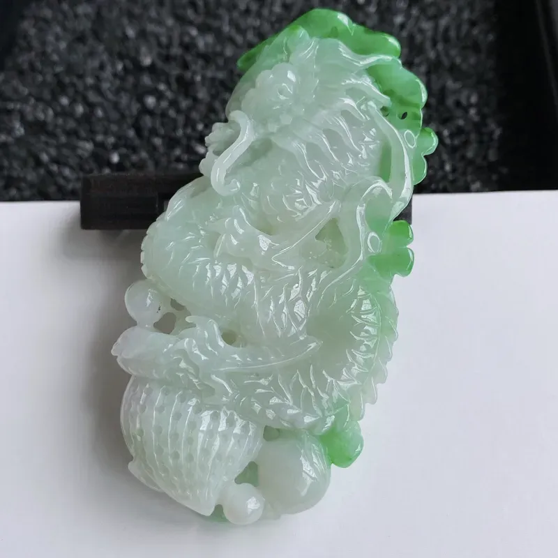 【🙏缅甸天然翡翠A货 巧雕精美生意兴隆吊坠,克重:62.28,尺寸:70*46*14,龙象征权力和尊贵,寓意生意兴隆,精工雕刻,线条流畅简洁,佩戴效果落落大方!】图11
