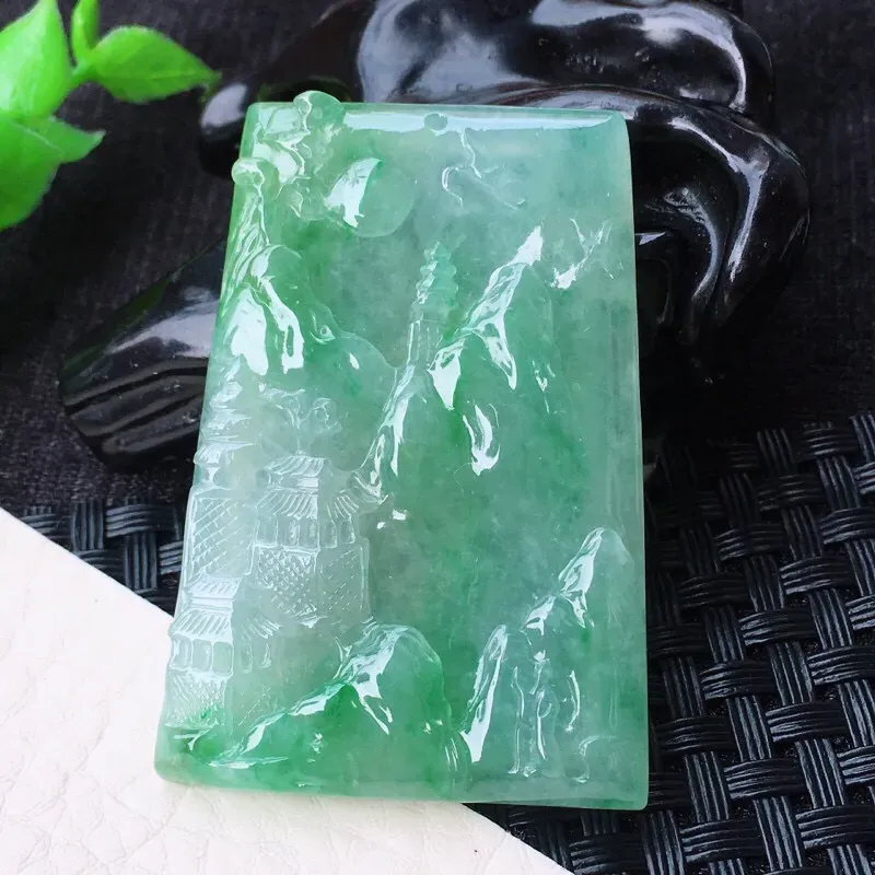 【自然光室外拍摄🎉🎉 冰润山高水长玉坠 冰润通透,玉质莹润,细腻干净,起胶起光 高档大气,品质杠杠的,值得拥有!规格:52.5*36.5*5.6mm】图8