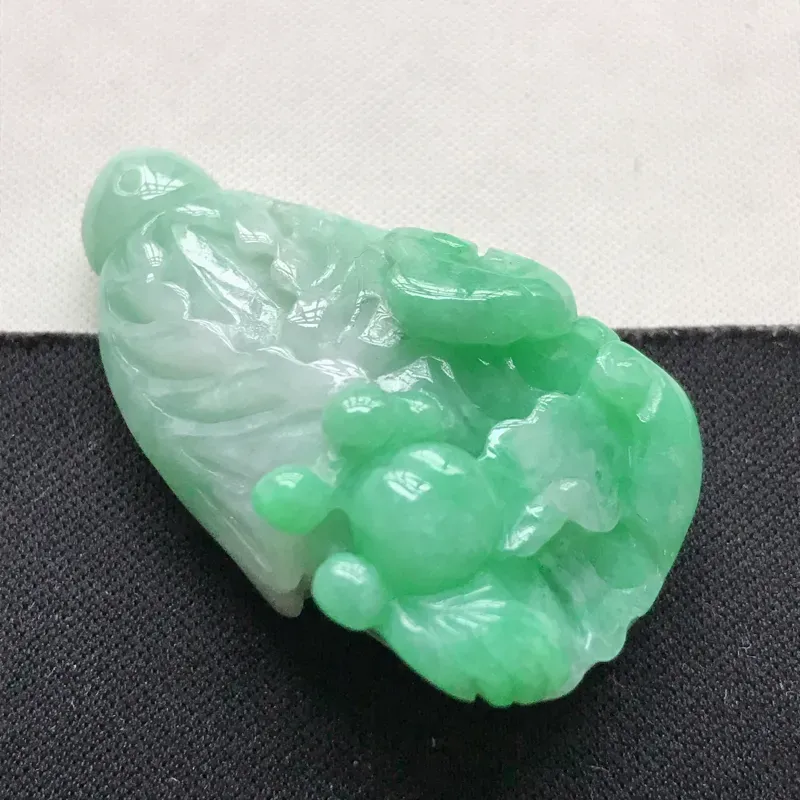 【翡翠A货 糯种水润飘阳绿翡翠白菜吊坠 尺寸42.6/23.8/13.6】图5