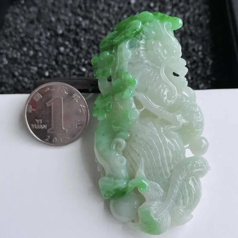 【🙏缅甸天然翡翠A货 巧雕精美生意兴隆吊坠,克重:62.28,尺寸:70*46*14,龙象征权力和尊贵,寓意生意兴隆,精工雕刻,线条流畅简洁,佩戴效果落落大方!】图6