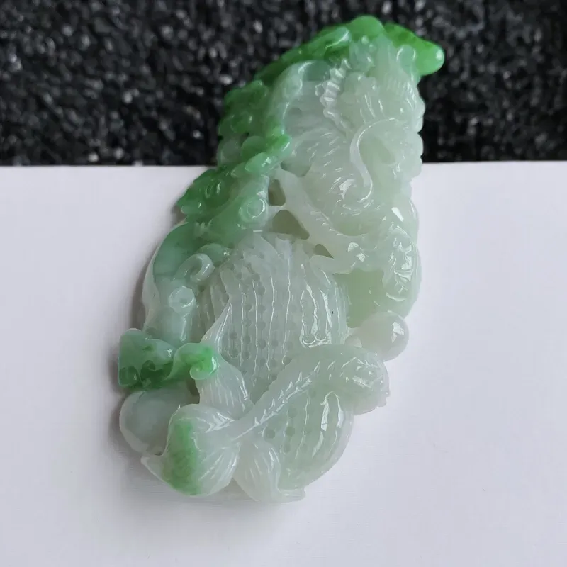 【🙏缅甸天然翡翠A货 巧雕精美生意兴隆吊坠,克重:62.28,尺寸:70*46*14,龙象征权力和尊贵,寓意生意兴隆,精工雕刻,线条流畅简洁,佩戴效果落落大方!】图8