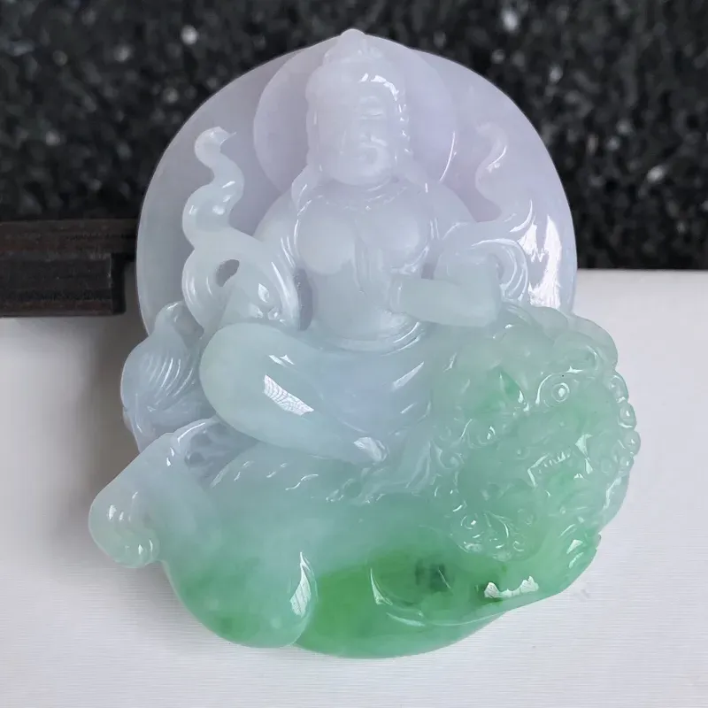 【🙏缅甸天然翡翠A货 双彩御龙观音吊坠,尺寸:55*45*11,克重:54.15,寓意健康,内外兼修,方能出众,平安祥和,质地细腻,种头好,双彩色泽艳丽,佩戴效果更好!】图1