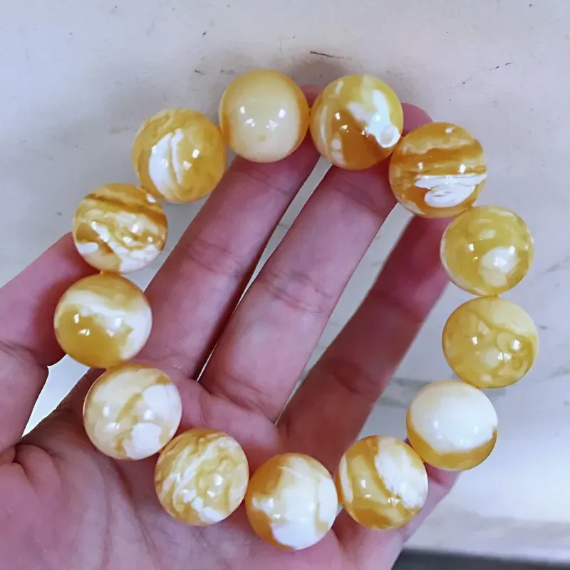 【原矿金白花蜡妖孽蜜蜡手串
全品无瑕,纯手工打磨,整体无杂裂,花纹妖孽,颜色浓郁,蜡质浓厚,纹路妖娆,如此品相,有缘者请!尺寸17mm克重37.12克】图3