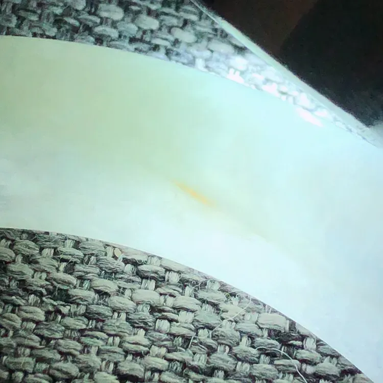 【🥰天然A货翡翠糯化种双彩宽条玉手镯,水润秀丽,双彩优雅,种水十足,视觉甜美可人,恰到好处的美,十分高雅耐看,条形优美,上手优雅大方,56-57圈口可佩戴。尺寸56.8*13.6*8.1mm,重量:55.60g。】图8