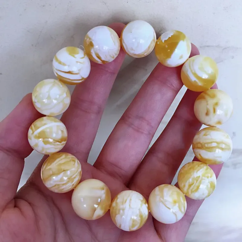 【原矿罕见收藏级金瓷白蜡妖孽虎皮纹蜜蜡手串
全品无瑕,纯手工打磨,整体无杂裂,花纹妖孽,颜色浓郁,蜡质浓厚,纹路妖娆,如此品相,有缘者请!尺寸15mm克重28.86克】图4