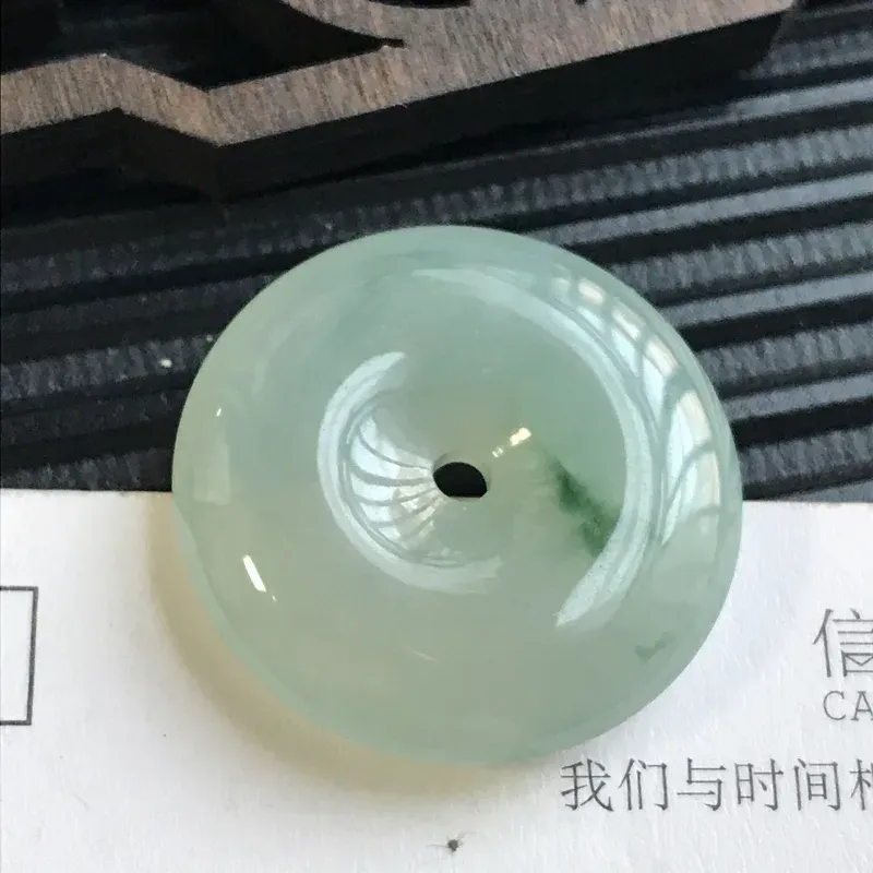 【编号:605,翡翠A货,飘花平安扣吊坠,尺寸:23.6*5.7mm】图3