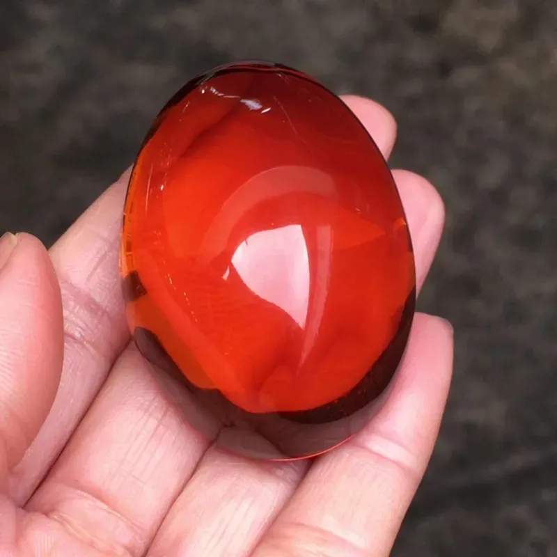 【天然缅甸琥珀精品红血蛋面,🈚️杂裂冰🈚️瑕疵,净水品质,颜色漂亮,珀体净透润亮,形饱满大气,规格49/35/26/,重25克】图3