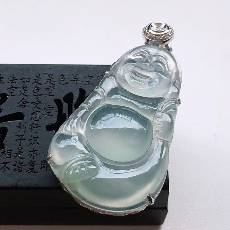 【精品翡翠18k镶嵌伴钻佛公吊坠,玉质莹润,佩戴效果更美,尺寸:整体尺寸:41.2*21*9MM,裸石尺寸:34.2*21*4.7MM,整体货品质量:7.7g】图2
