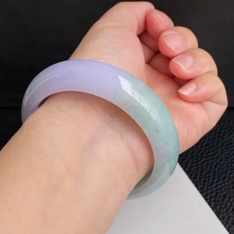 【圈口:57mm 天然翡翠A货细腻春带彩宽边手镯、编号1.21-ch】图4