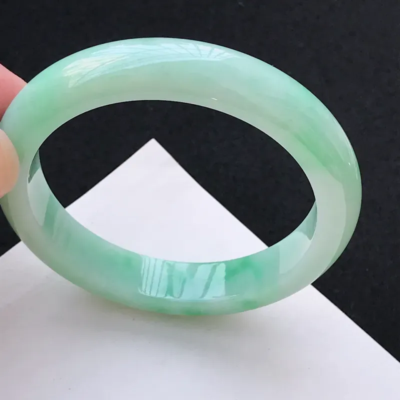 【尺寸:59.6/12.5/8.5mm,天然A货翡翠带绿宽边手镯,编号1.25-ying】图5