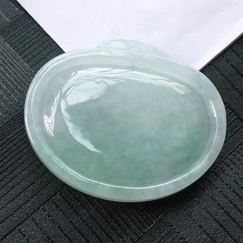 【翡翠飘绿喜上眉梢吊坠,水头好,玉质细腻温润,颜色漂亮。】图4