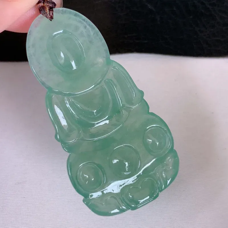 【冰观音菩萨翡翠挂件,冰透水润,胶感十足,庇佑 ,守护 ,种水足,工艺精致,#60尺寸45.5*23.5*5.5】图4