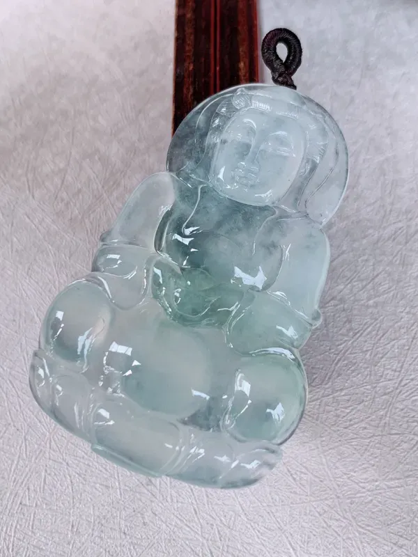 【大件厚装冰观音翡翠挂件,【自然光拍摄】形体饱满圆润,冰胶感十足,荧光强烈,高性价比,值得入手。#60尺寸59*37.5*6.2】图2