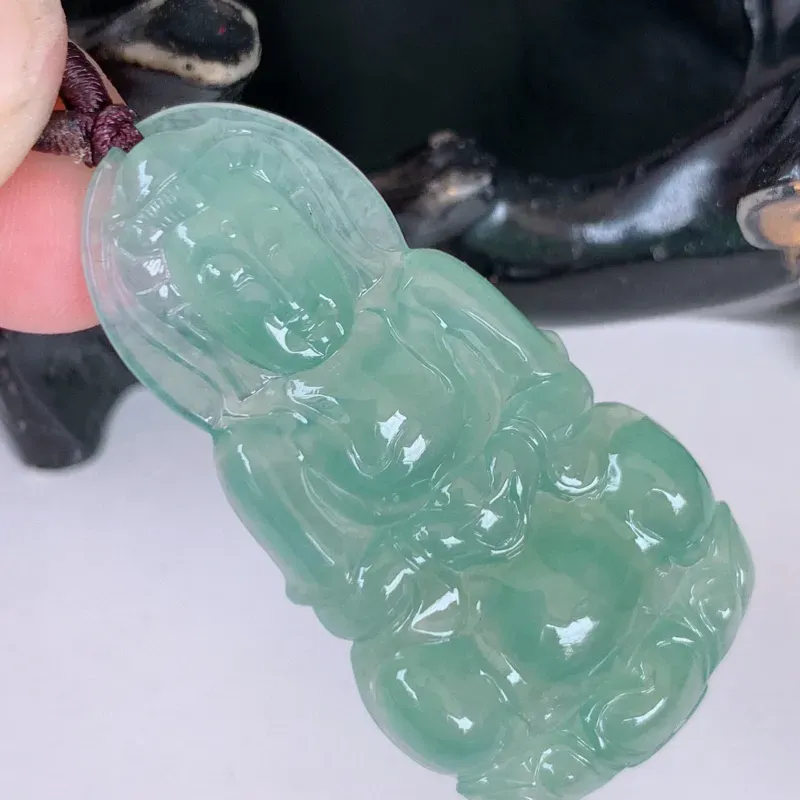 【冰观音菩萨翡翠挂件,冰透水润,胶感十足,庇佑 ,守护 ,种水足,工艺精致,#60尺寸45.5*23.5*5.5】图6