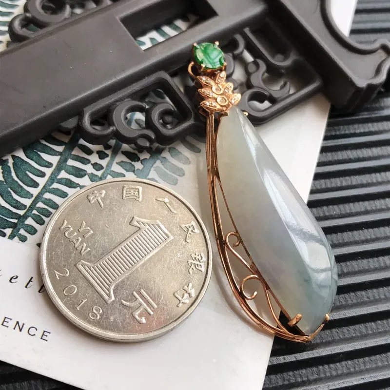 【编号590翡翠A货18k金伴钻紫罗兰福气吊坠,裸石尺寸35.8*11.6*5.0mm,包金尺寸47.9*16.4*7.6mm】图8