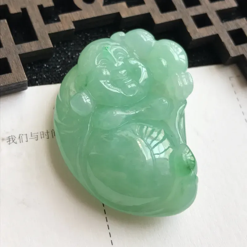 【编号:605,翡翠A货,飘绿佛公吊坠,尺寸:43.5*30*12.6mm】图3