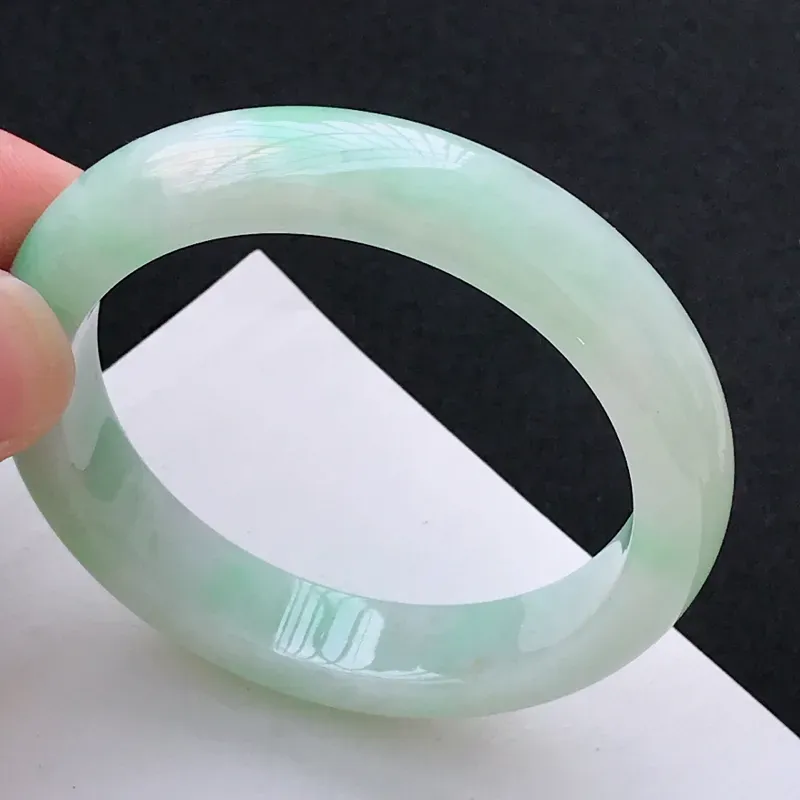 【尺寸:55.6/12.1/8.5mm,天然A货翡翠带绿宽边手镯,编号1.25-ying】图6