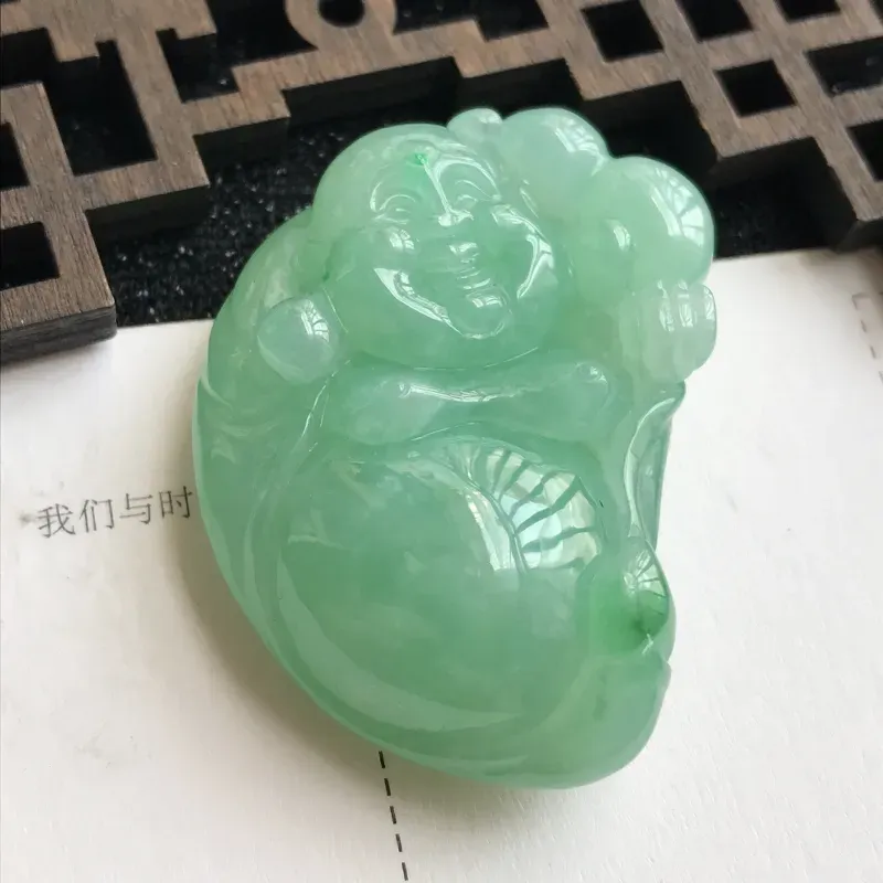 【编号:605,翡翠A货,飘绿佛公吊坠,尺寸:43.5*30*12.6mm】图5