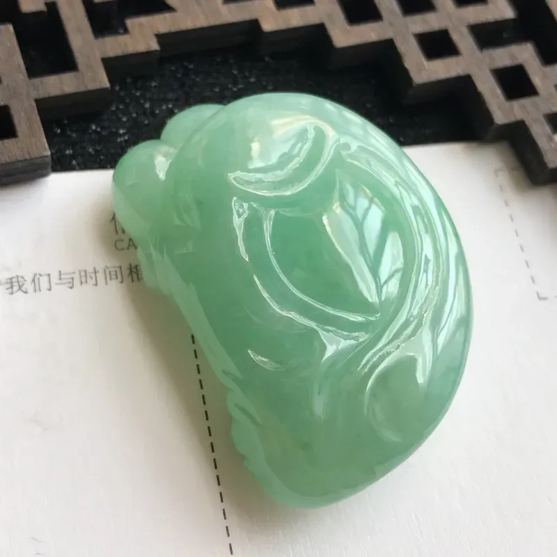 【编号:605,翡翠A货,飘绿佛公吊坠,尺寸:43.5*30*12.6mm】图7