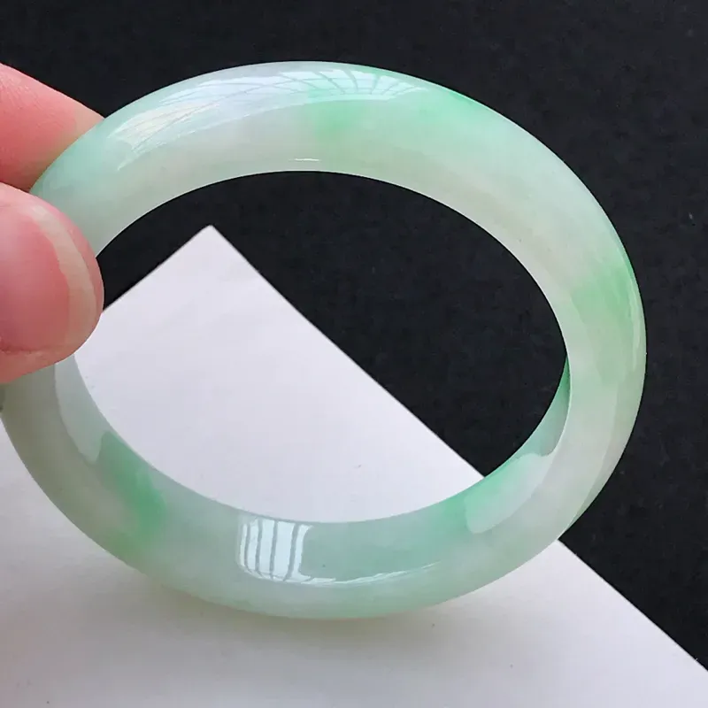 【尺寸:55.6/12.1/8.5mm,天然A货翡翠带绿宽边手镯,编号1.25-ying】图2