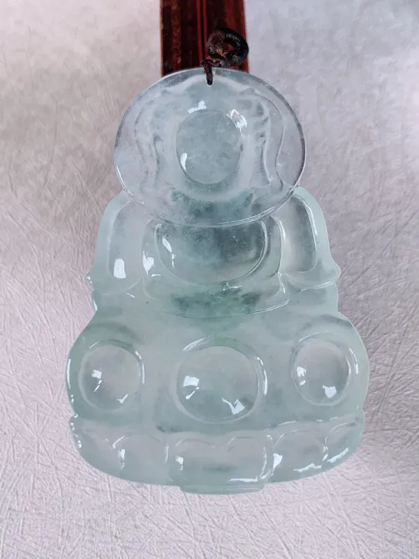 【大件厚装冰观音翡翠挂件,【自然光拍摄】形体饱满圆润,冰胶感十足,荧光强烈,高性价比,值得入手。#60尺寸59*37.5*6.2】图8