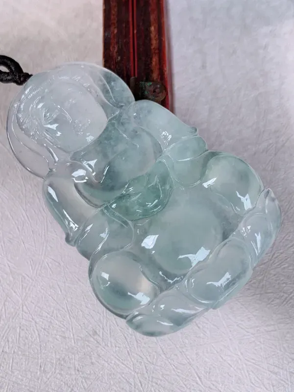 【大件厚装冰观音翡翠挂件,【自然光拍摄】形体饱满圆润,冰胶感十足,荧光强烈,高性价比,值得入手。#60尺寸59*37.5*6.2】图6