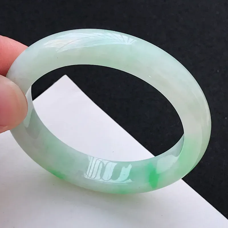 【尺寸:55.6/12.1/8.5mm,天然A货翡翠带绿宽边手镯,编号1.25-ying】图4