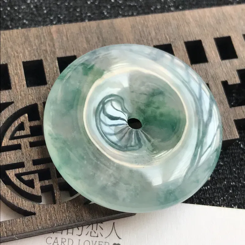 【编号:md203,翡翠A货,飘花平安扣吊坠,尺寸:32.2*5.5mm】图5