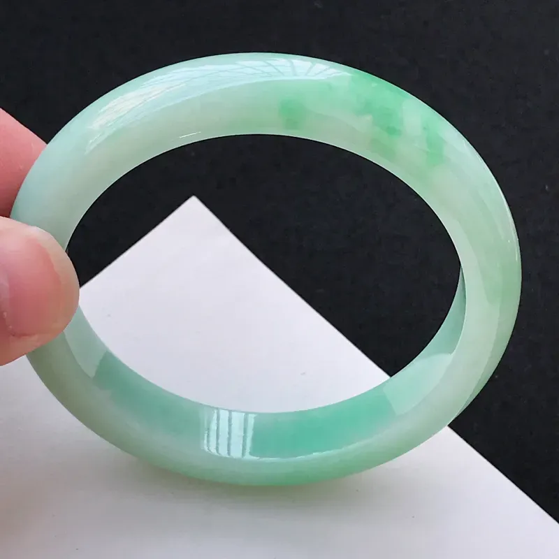 【尺寸:59.6/12.5/8.5mm,天然A货翡翠带绿宽边手镯,编号1.25-ying】图6