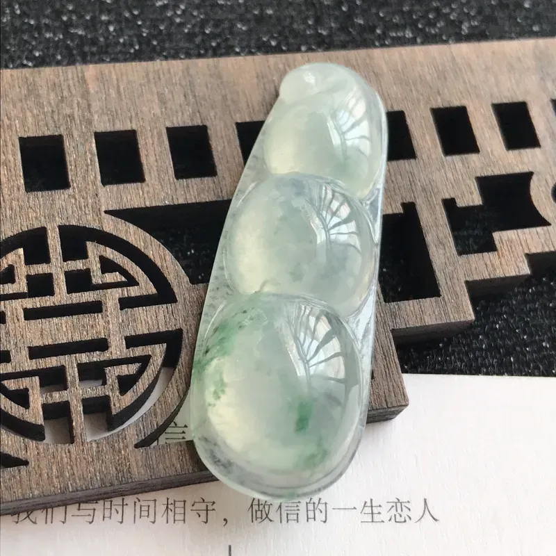 【编号:md203,翡翠A货,飘花富贵豆吊坠,尺寸:42.3*14.8*7.2mm】图4